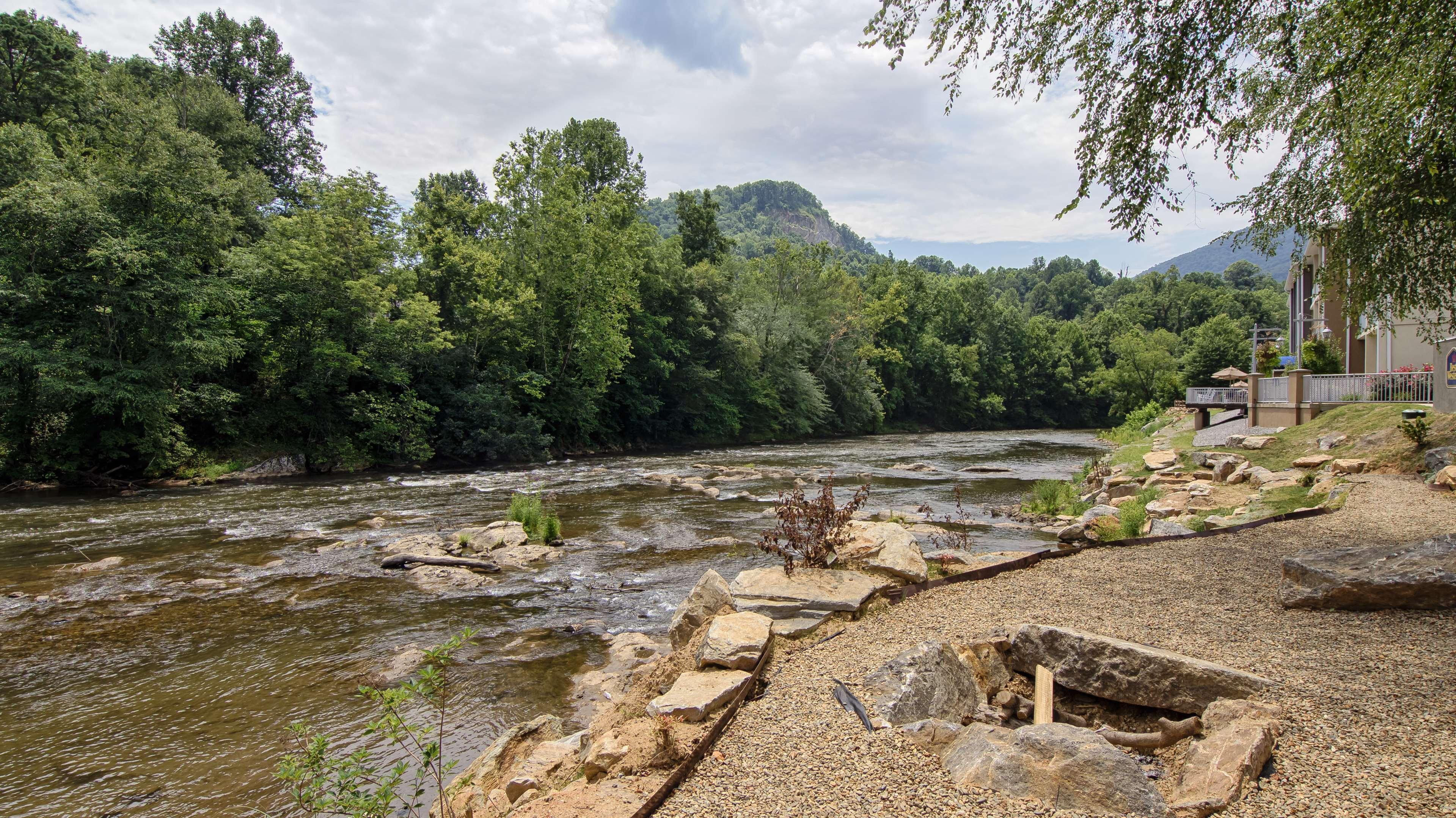 Best Western Plus River Escape Sylva / Диллсборо Экстерьер фото
