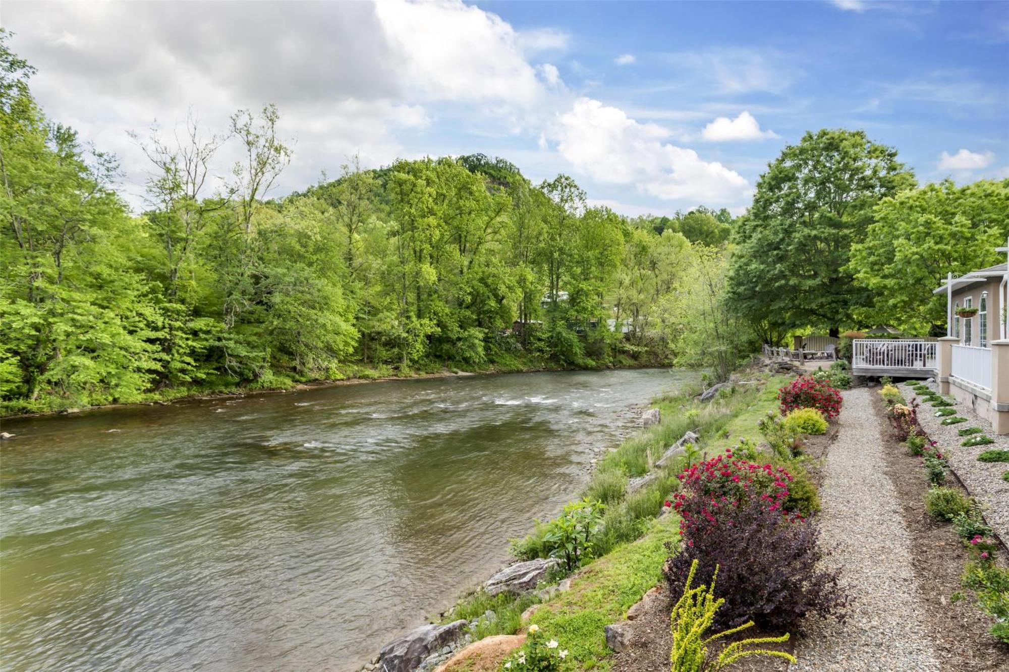 Best Western Plus River Escape Sylva / Диллсборо Экстерьер фото